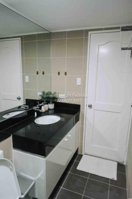 Work-Friendly Mountain-View Condo Near Sm Seaside Cebu Exterior foto